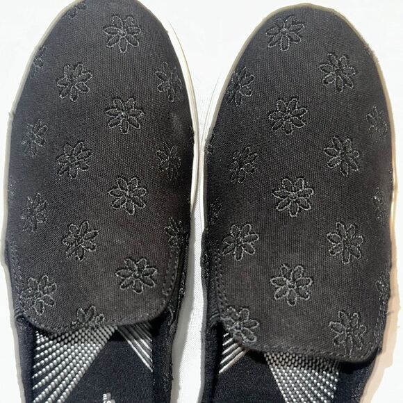 Clarks Black/White Daisy Embroidered Slip-Ons Size 7 - Picture 12 of 12
